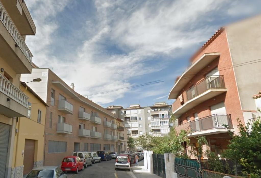 Exterior view of Garage for sale in Figueres