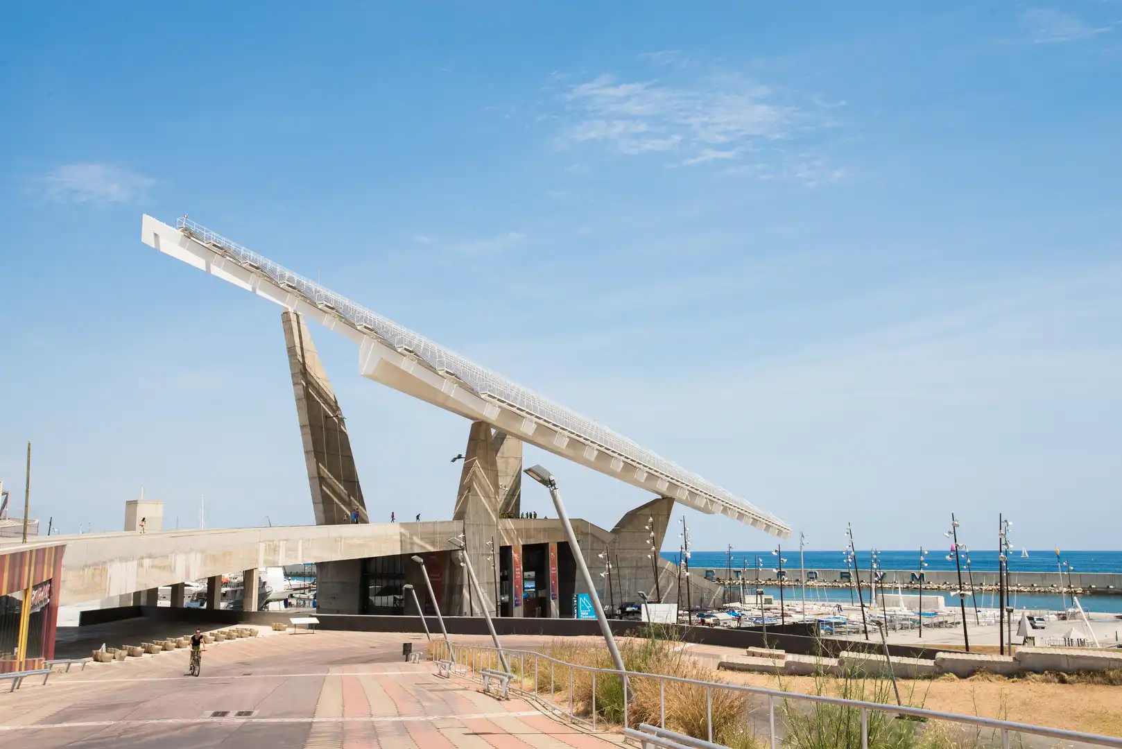 Vista exterior de Oficina de alquiler en Badalona con Aire acondicionado y Terraza