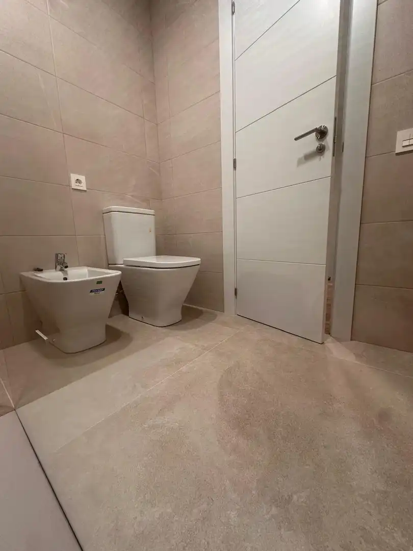 Badezimmer von Einfamilien-Reihenhaus zum Verkauf in Castell d'Aro, Platja d'Aro i s'Agaró mit Klimaanlage, Heizung und Terrasse