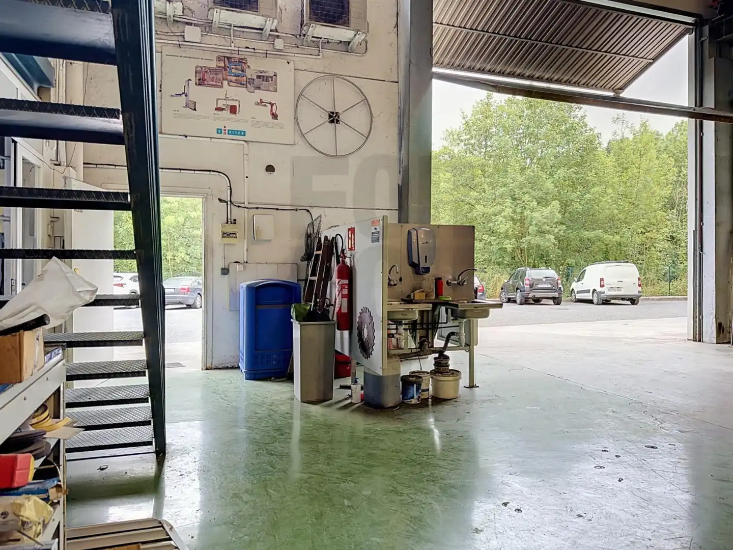 Industrial buildings for sale in Segura