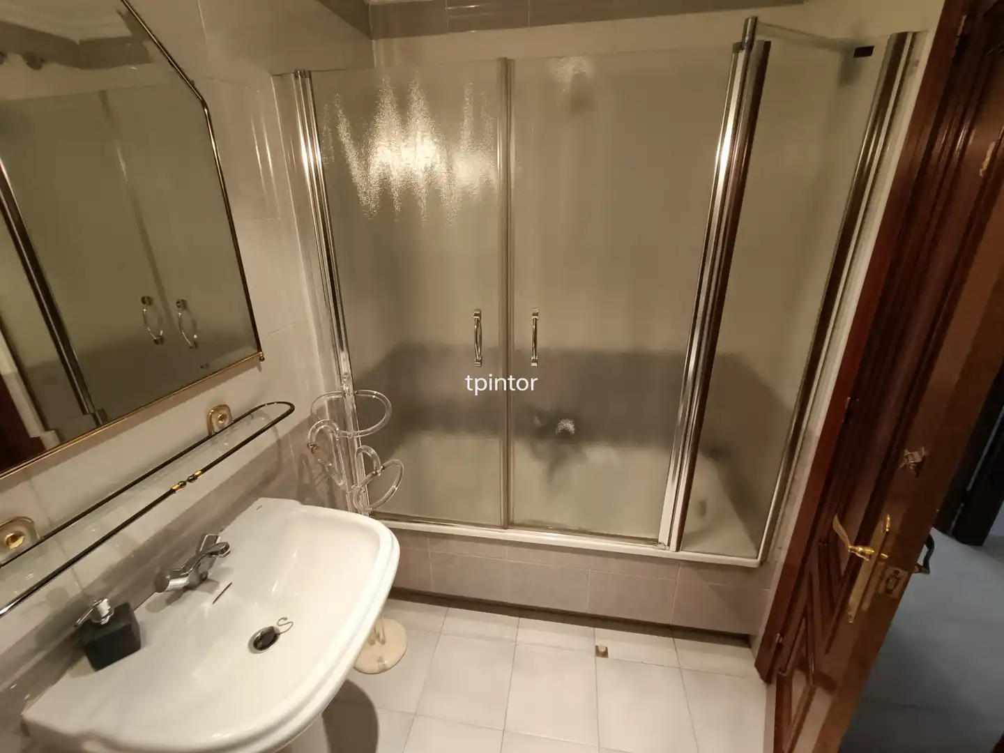 Bathroom of Flat for rent in Cáceres  with Air Conditioner, Heating and Private garden