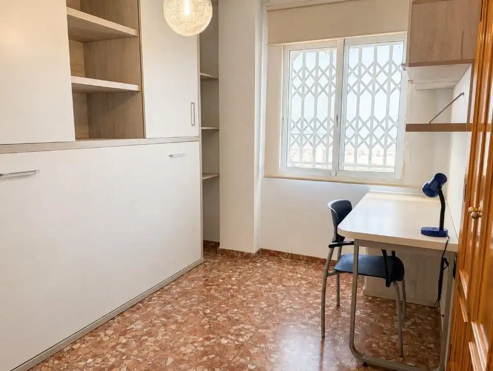 Habitación de Piso de alquiler en Oliva con Calefacción, Terraza y Amueblado