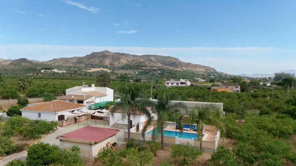 Exterior view of Houses for sale in Álora  with Air Conditioner, Private garden and Terrace