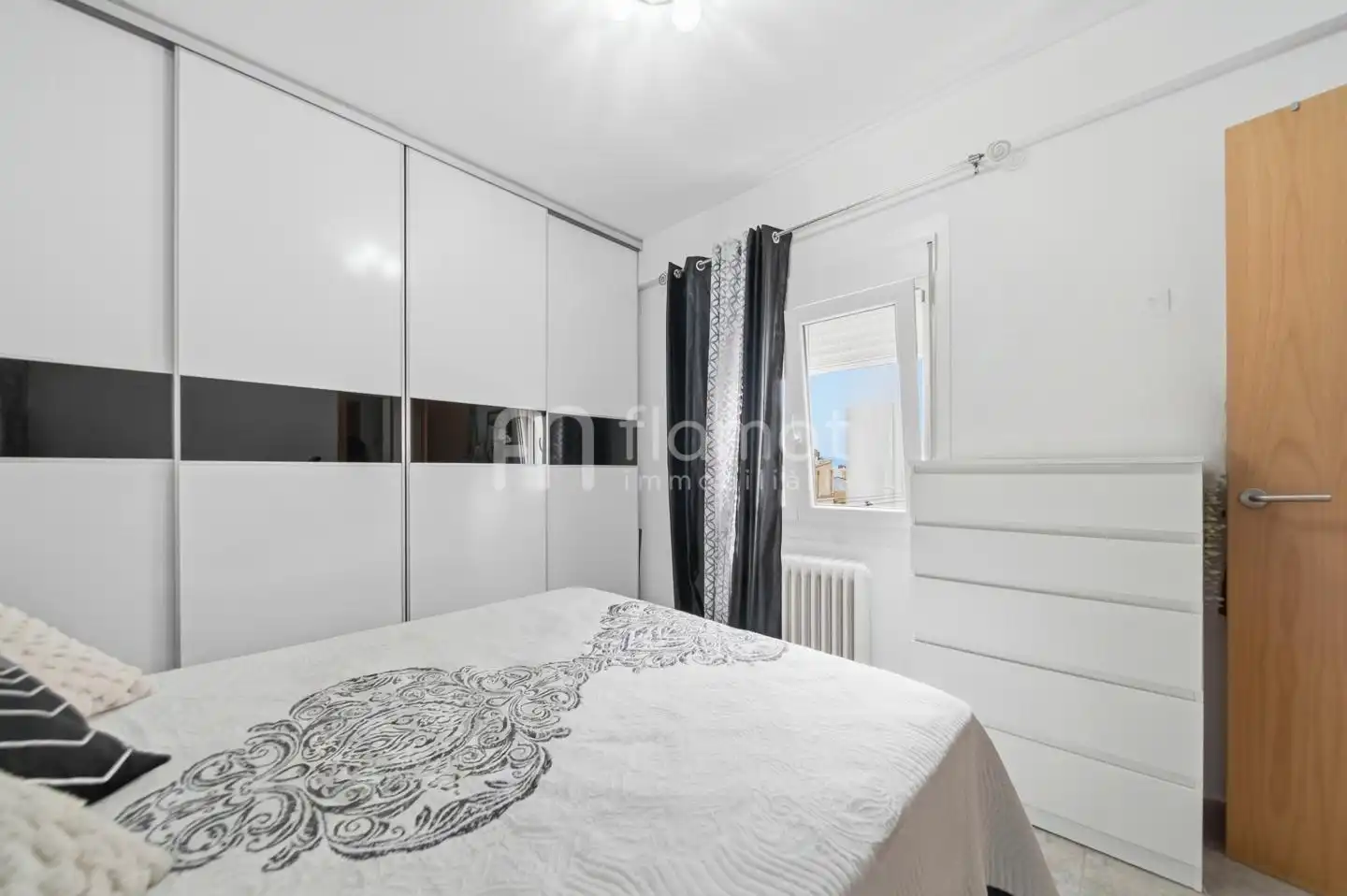 Schlafzimmer von Wohnung zum Verkauf in Figueres