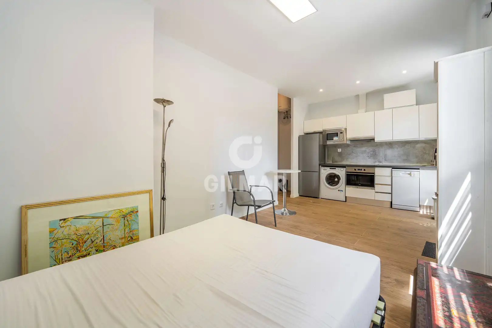 Dormitori de Apartament en venda en Madrid amb Calefacció