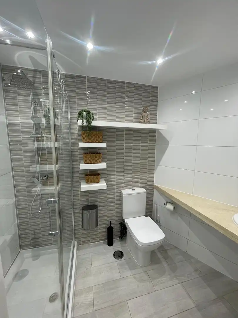 Badezimmer von Wohnungen zur Miete in San Miguel de Abona mit Klimaanlage, Möbliert und Balkon
