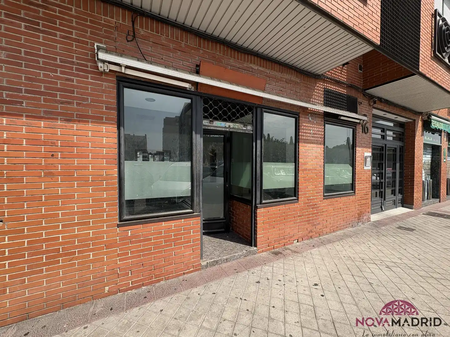 Exterior view of Commercial properties for sale in Fuenlabrada  with Air Conditioner