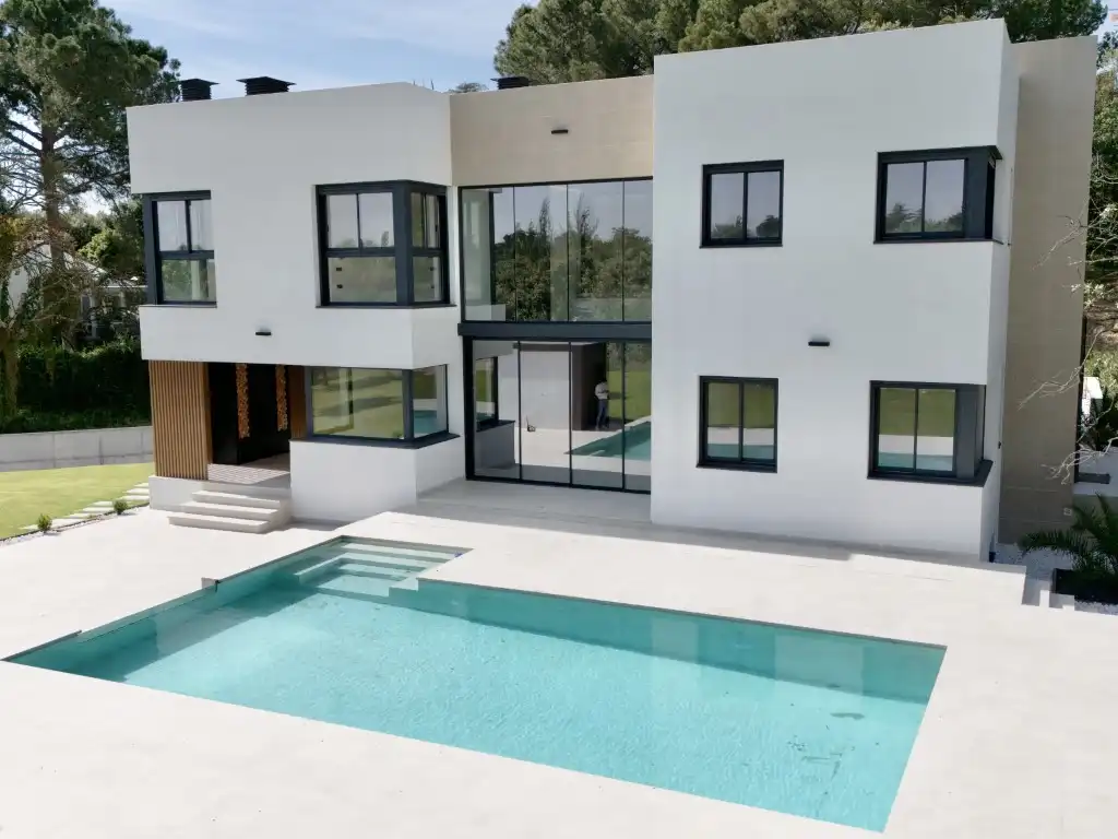 Swimming pool of Houses for sale in Ciudalcampo