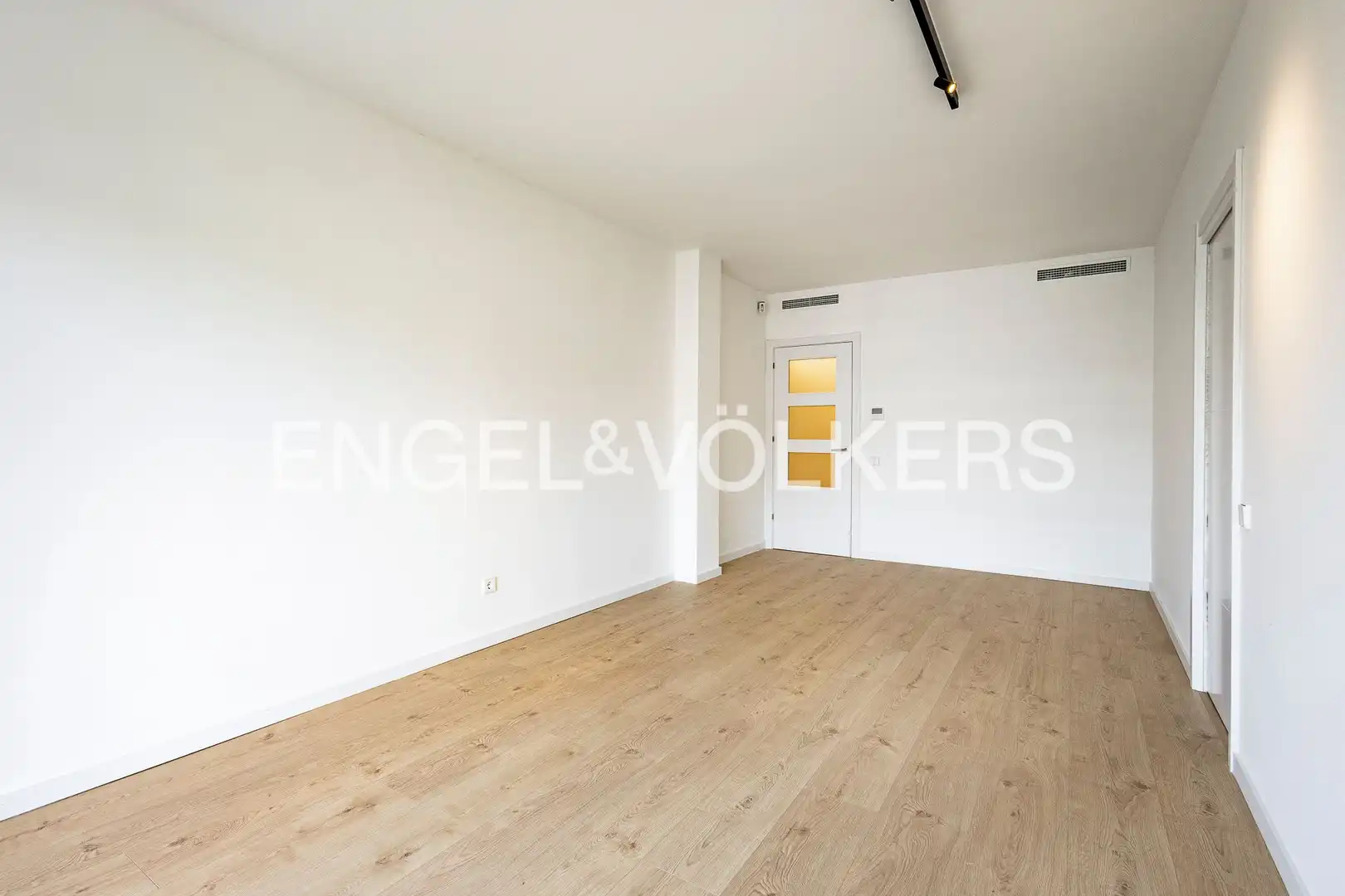 Sala d'estar de Pis en venda en Barcelona amb Aire condicionat, Calefacció i Terrassa