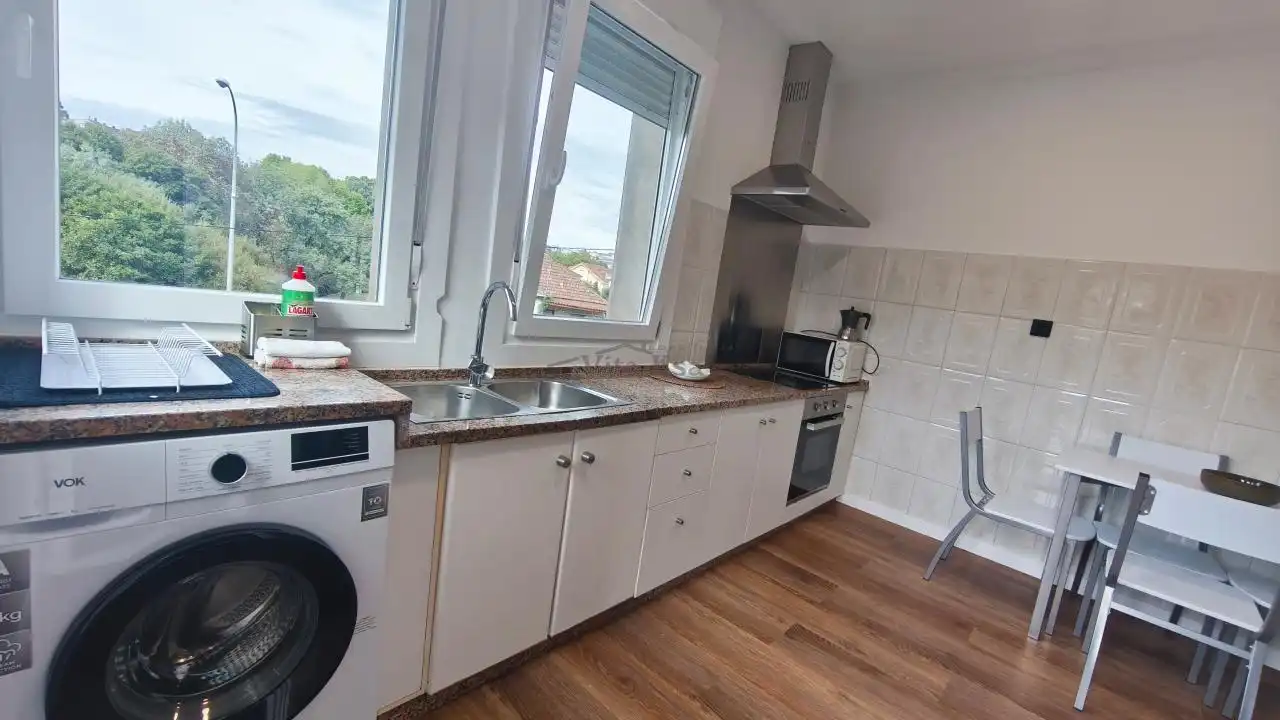 Cocina de Piso de alquiler en Ourense Capital  con Calefacción, Amueblado y Balcón