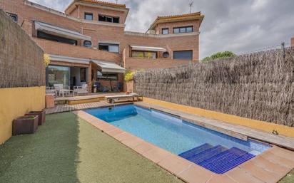 Swimming pool of House or chalet for sale in Sant Cugat del Vallès  with Air Conditioner, Terrace and Swimming Pool