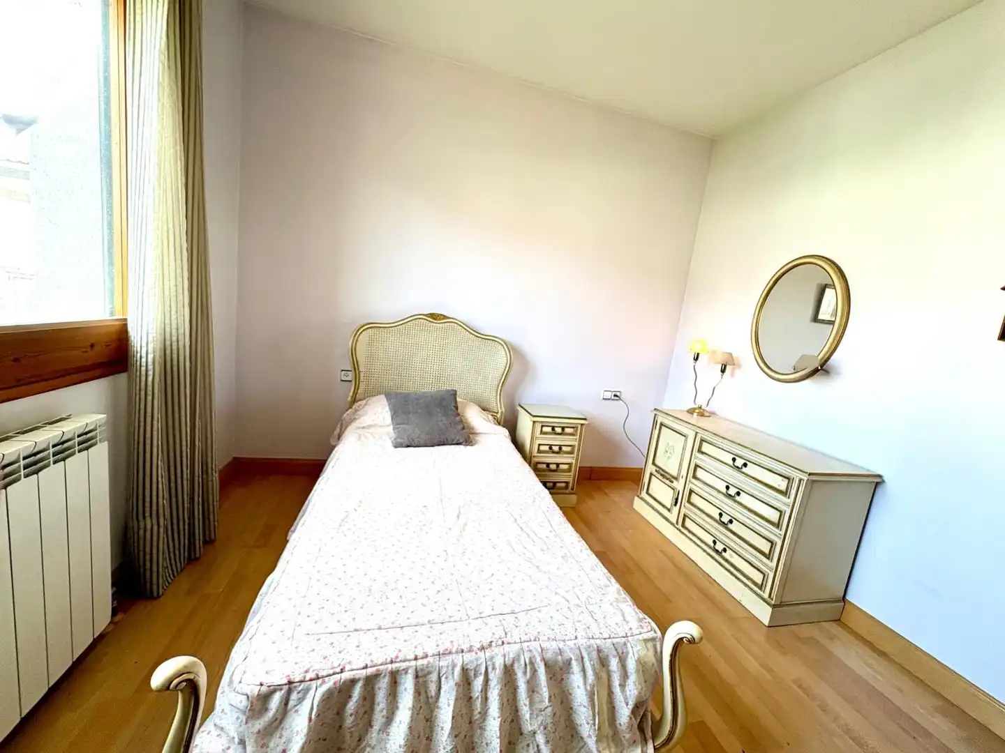 Habitación de Casa o chalet en venta en Lliçà d'Amunt con Aire acondicionado, Calefacción y Jardín privado