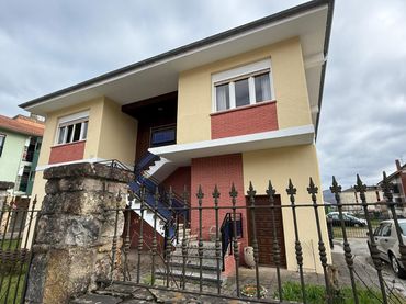 Casa amb balcó en venda a Cabezón de la Sal - AV LAS CASUCAS 9