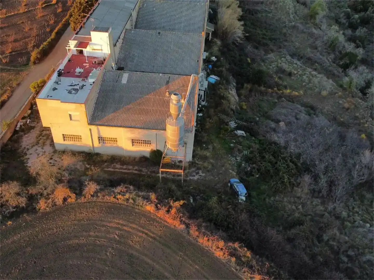 Außenansicht von Fabrikhallen zum Verkauf in Sant Feliu de Codines