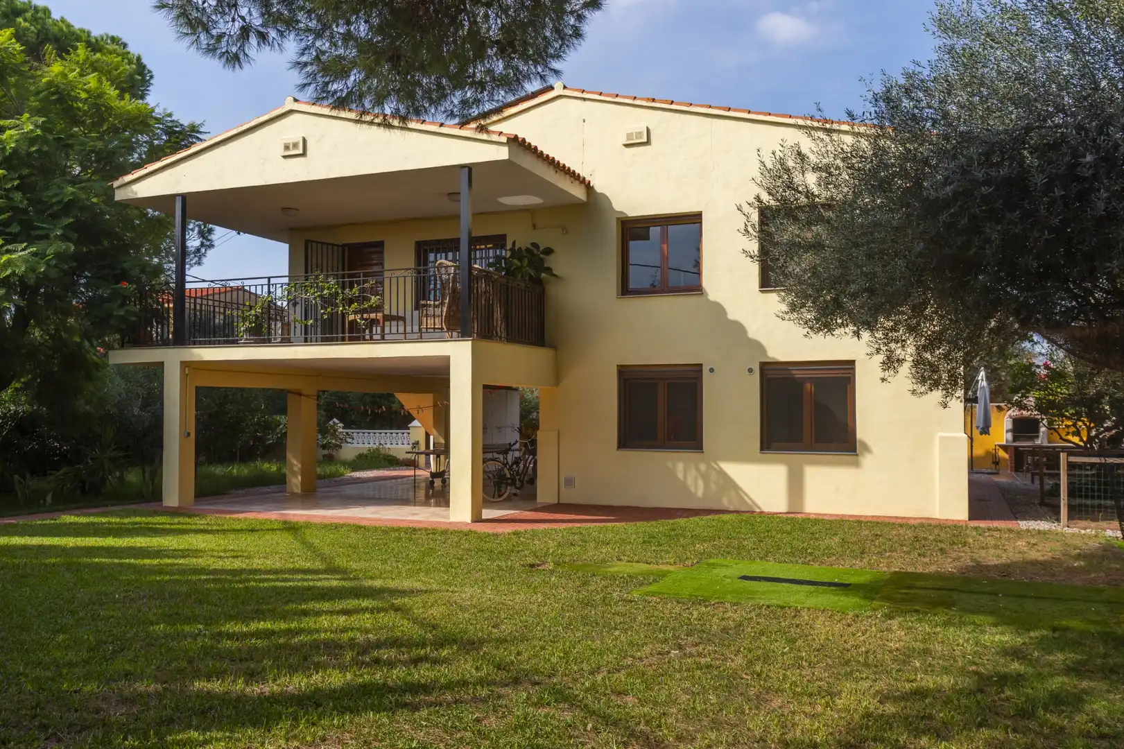 Außenansicht von Haus oder Chalet zum Verkauf in Benicasim / Benicàssim mit Klimaanlage, Privatgarten und Terrasse