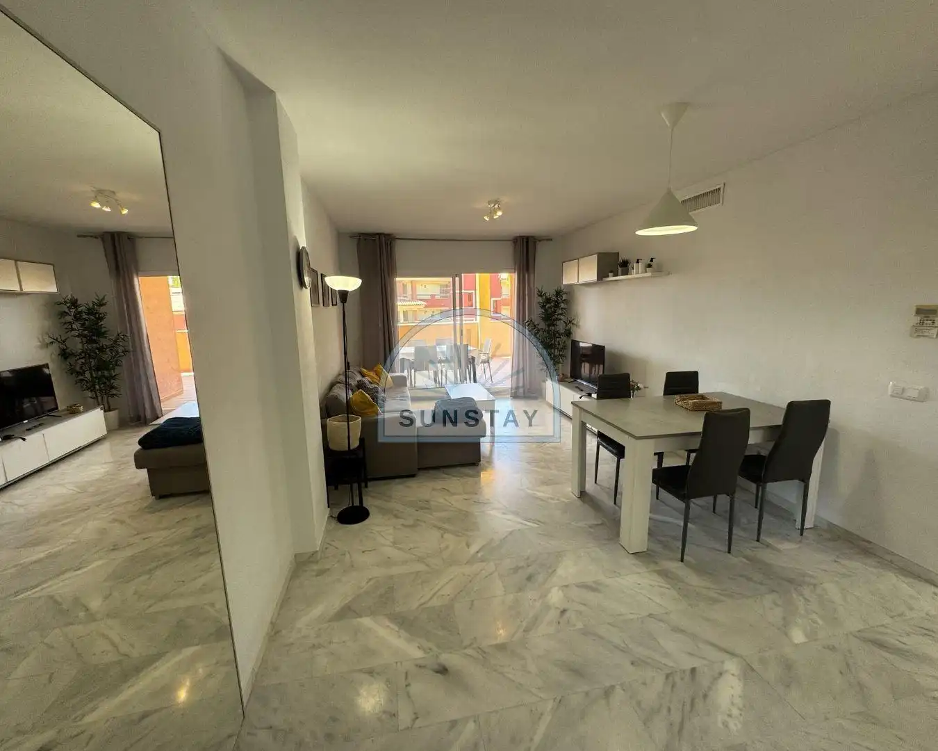 Sala d'estar de Apartament de lloguer en Marbella amb Aire condicionat, Calefacció i Terrassa