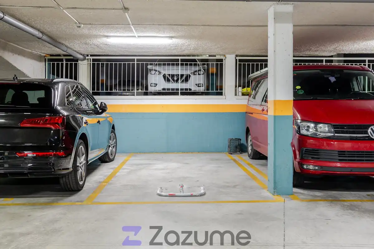 Parking of Flat for rent in Madrid  with Air Conditioner, Heating and Private garden