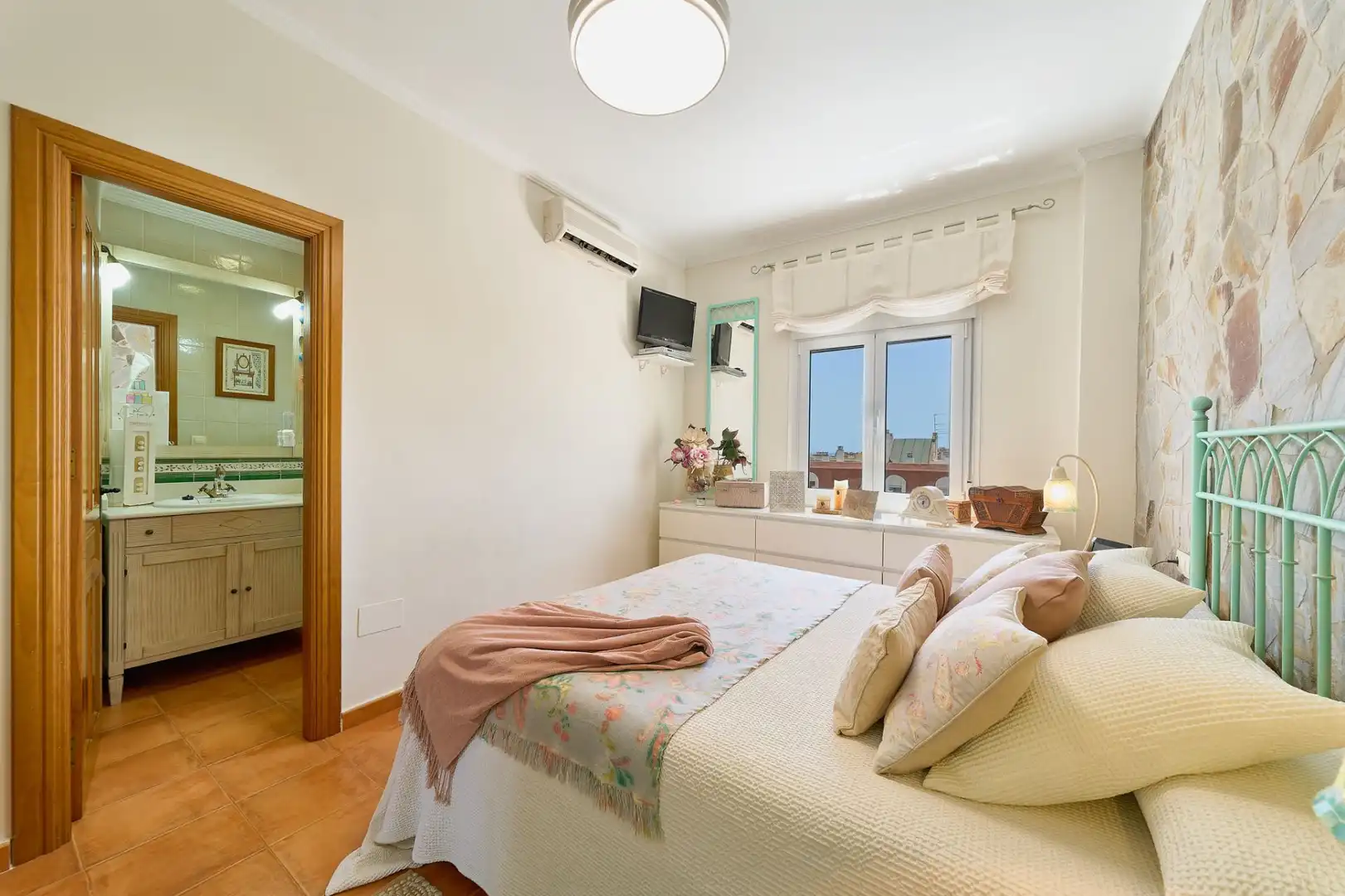 Habitación de Piso en venta en Málaga con Aire acondicionado y Calefacción