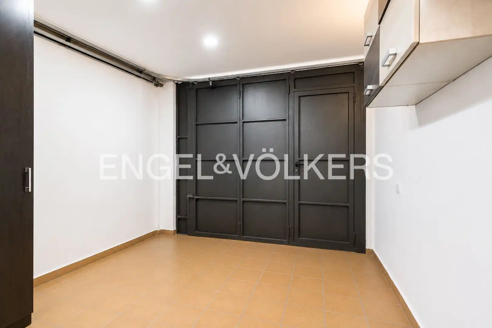 Casa adosada en venta en Sabadell con Calefacción, Terraza y Balcón