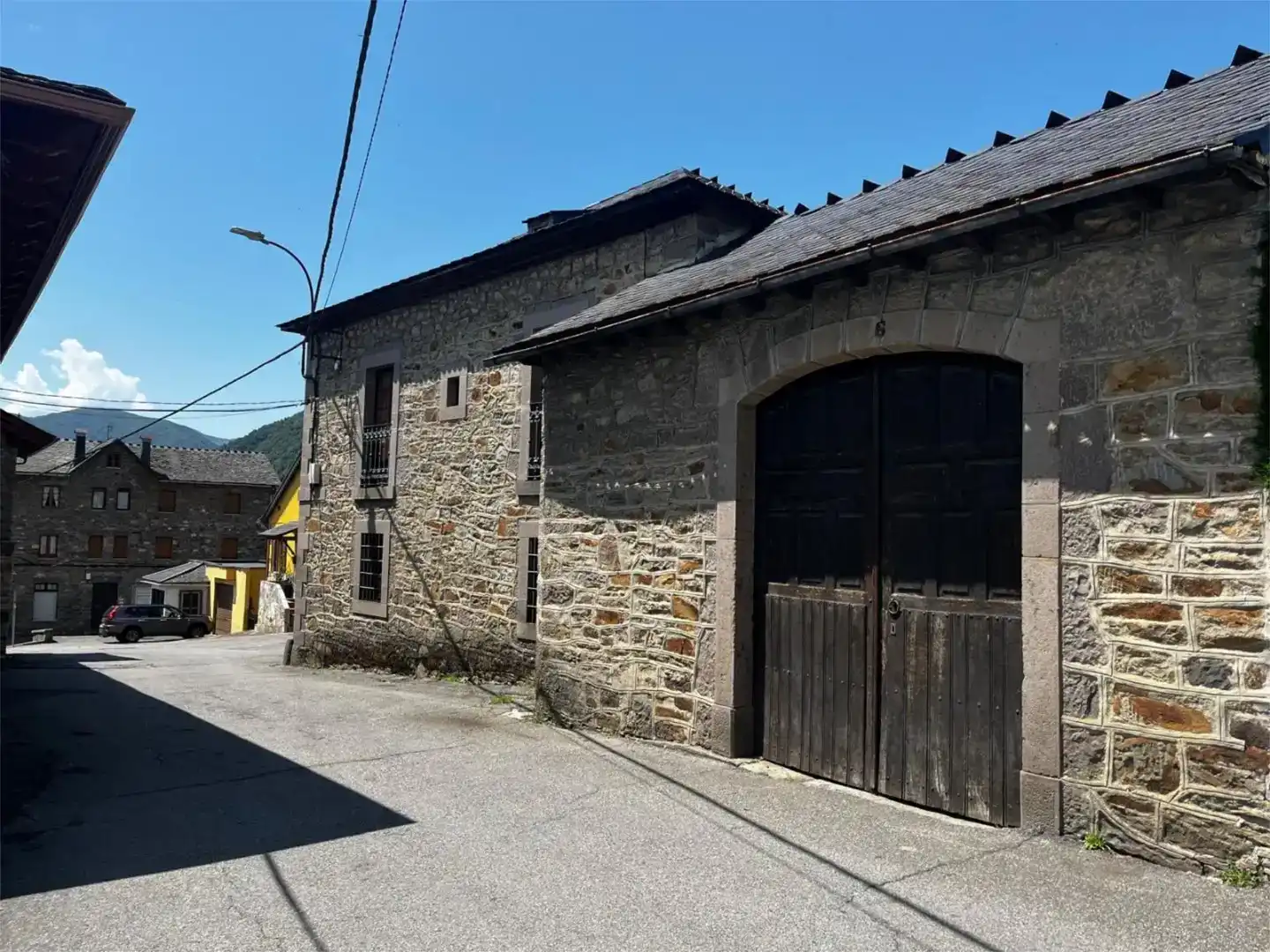 Vista exterior de Pis en venda en Villablino amb Balcó
