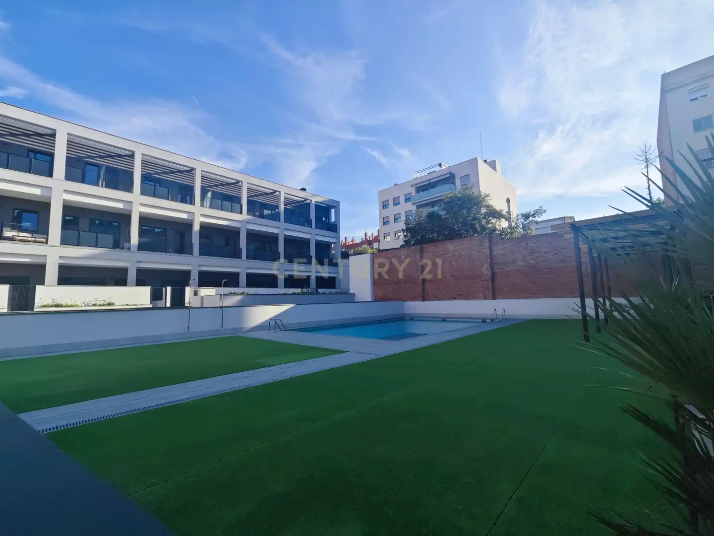 Piscina de Apartament en venda en Sabadell amb Aire condicionat, Jardí privat i Piscina