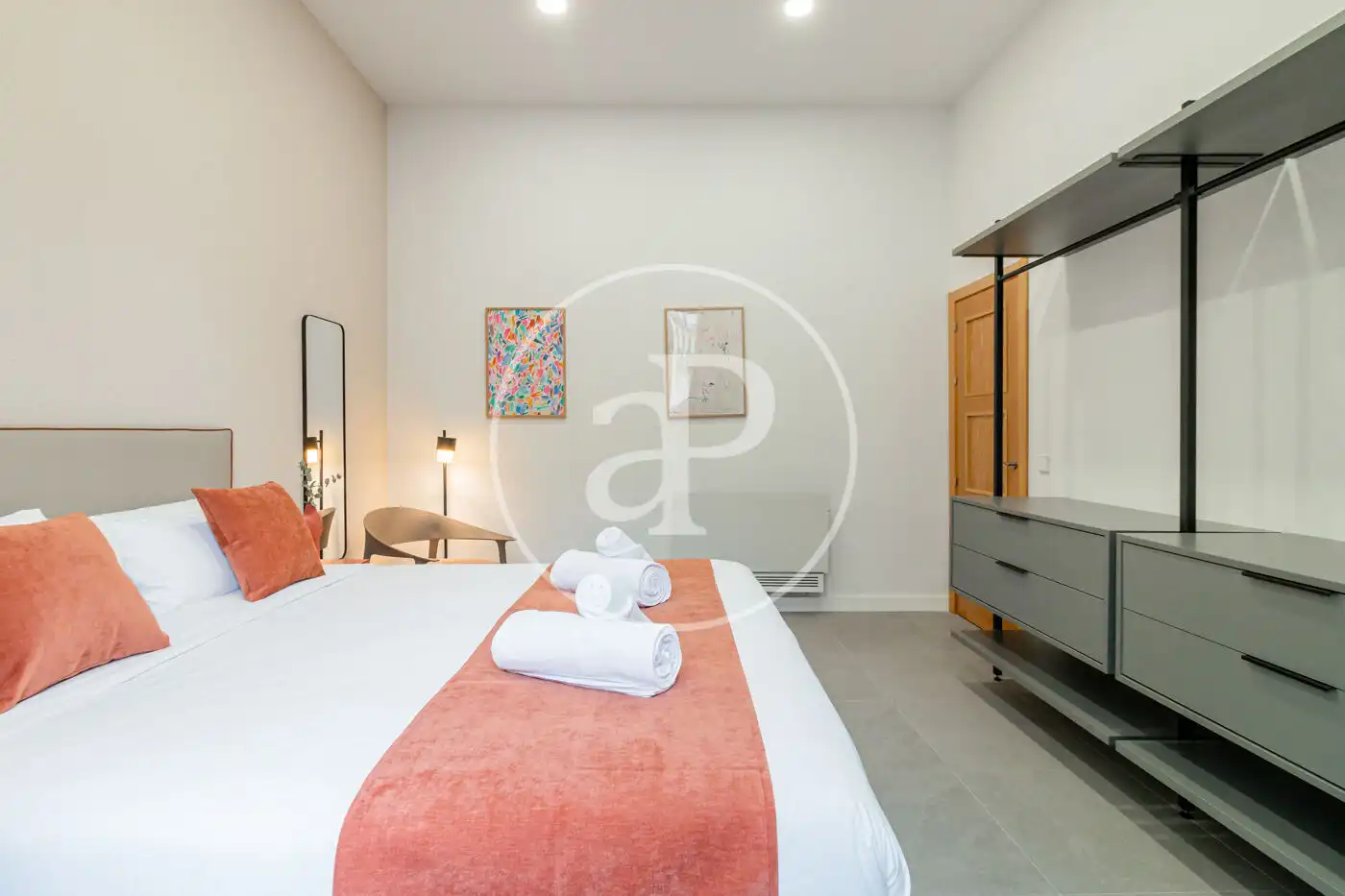 Schlafzimmer von Wohnung zur Miete in Madrid mit Klimaanlage, Heizung und Möbliert
