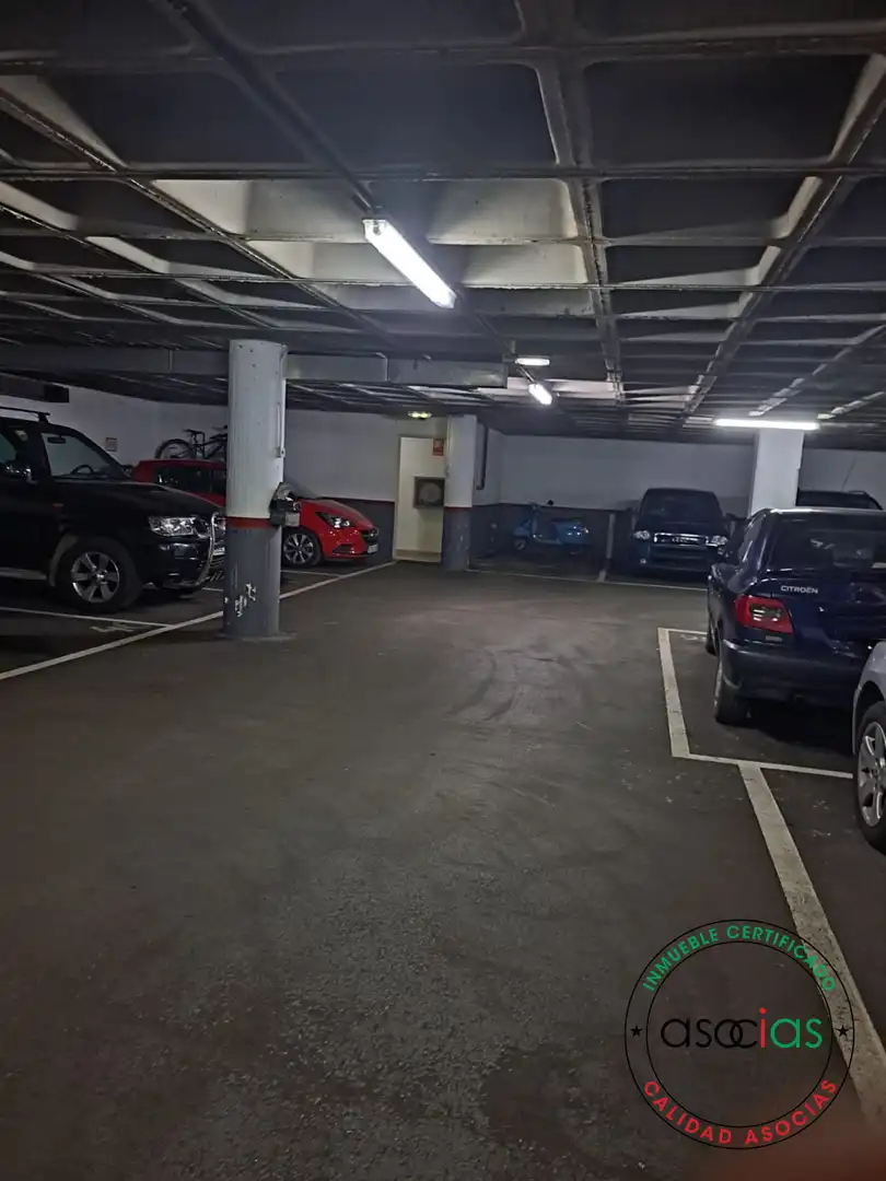 Aparcament de Garatge en venda en Gijón 