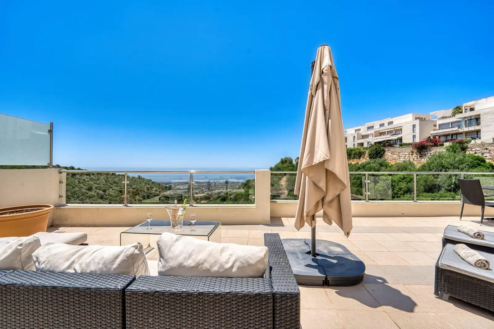 Apartament amb piscina en venda a Urbanizacion los Altos de los Monteros 11, imagen 2