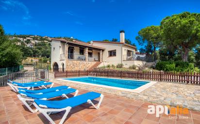 Vista exterior de Casa o xalet en venda en Calonge amb Calefacció, Jardí privat i Terrassa