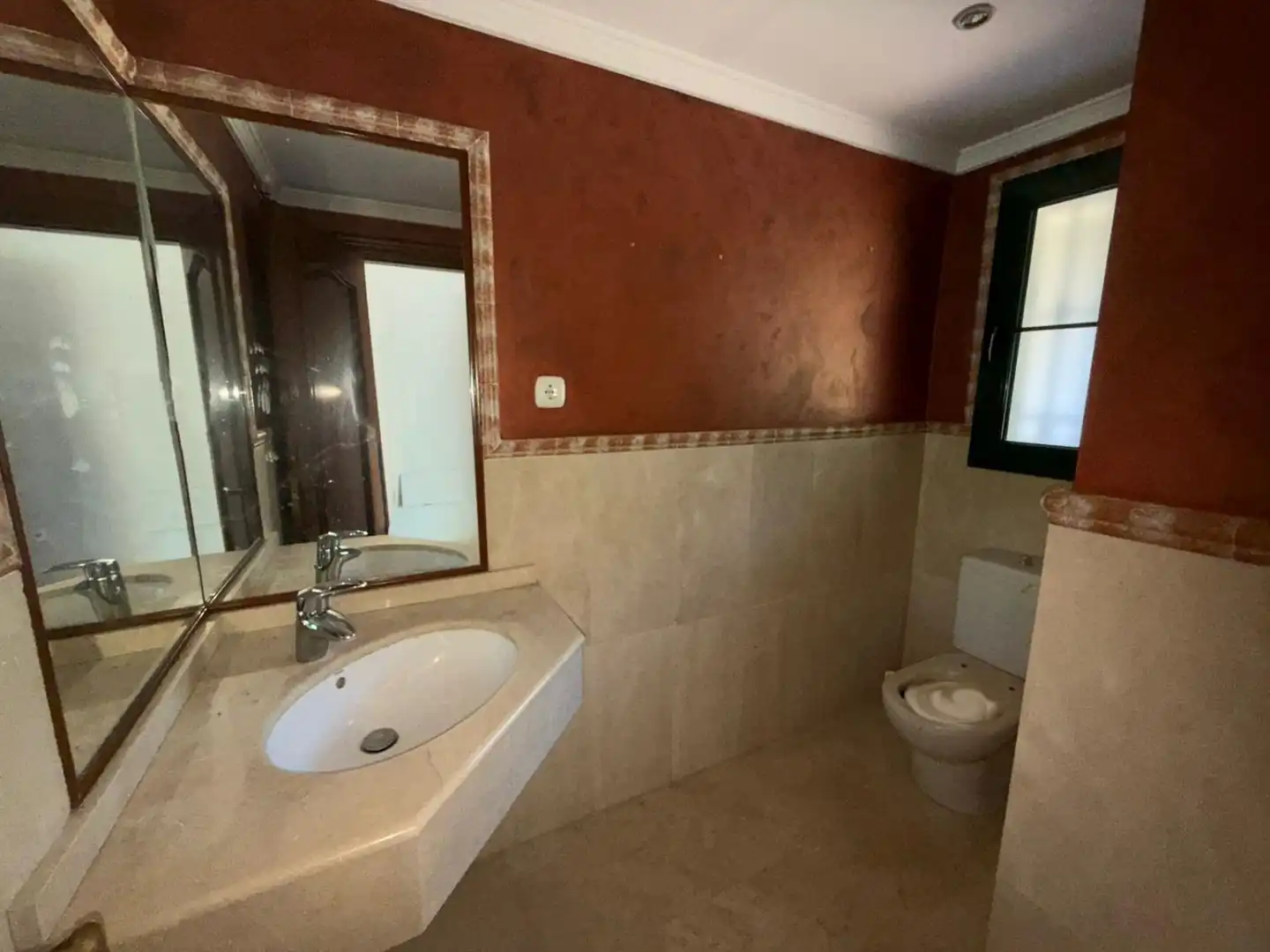Bany de Casa o xalet en venda en Marbella amb Calefacció, Jardí privat i Terrassa