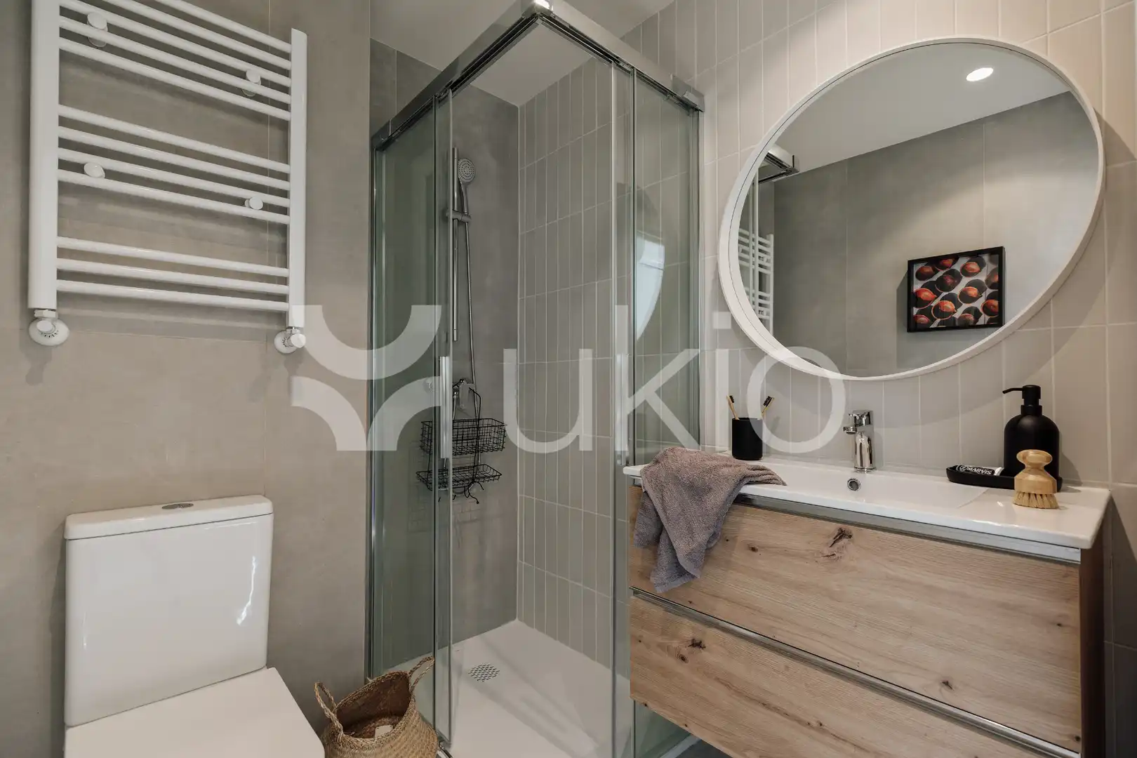 Bathroom of Apartments for rent in Barcelona  with Air Conditioner, Furnished and Oven