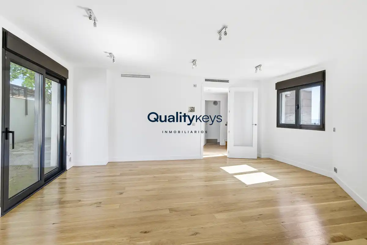 Sala de estar de Casa o chalet en venta en Madrid con Aire acondicionado, Calefacción y Jardín privado