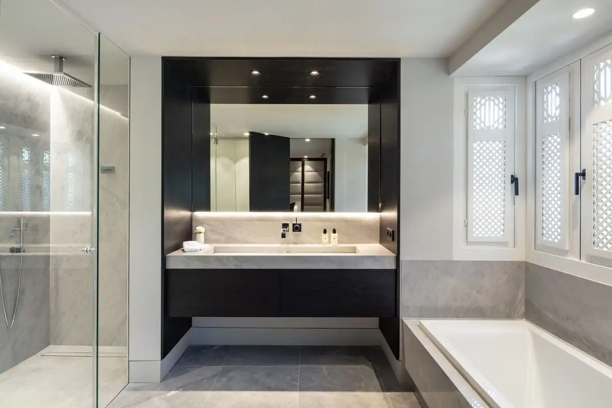 Bathroom of Duplexes for sale in Marbella  with Air Conditioner, Terrace and Community pool
