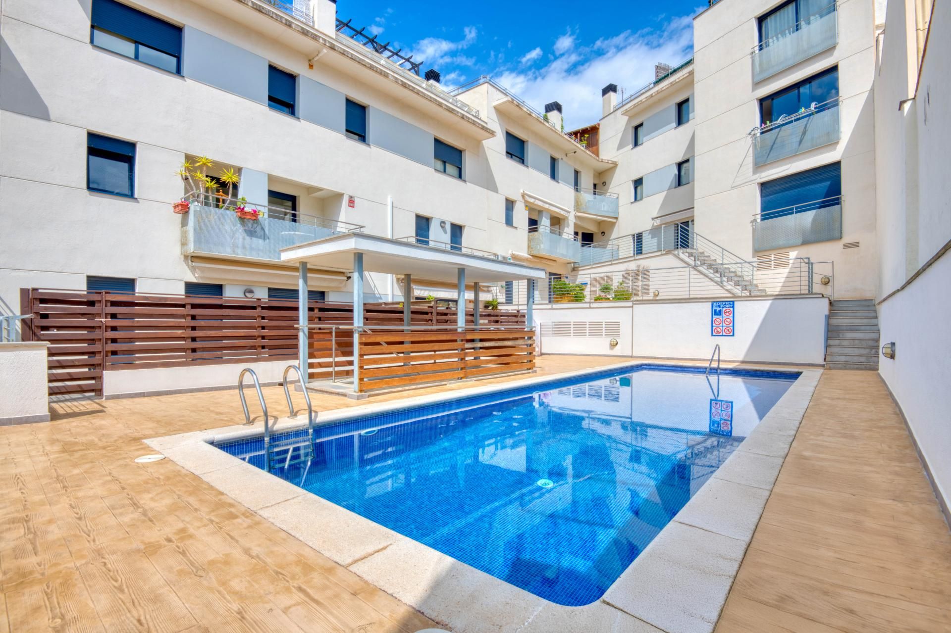 Piscina de Apartament en venda en Sant Feliu de Guíxols amb Calefacció, Terrassa i Piscina