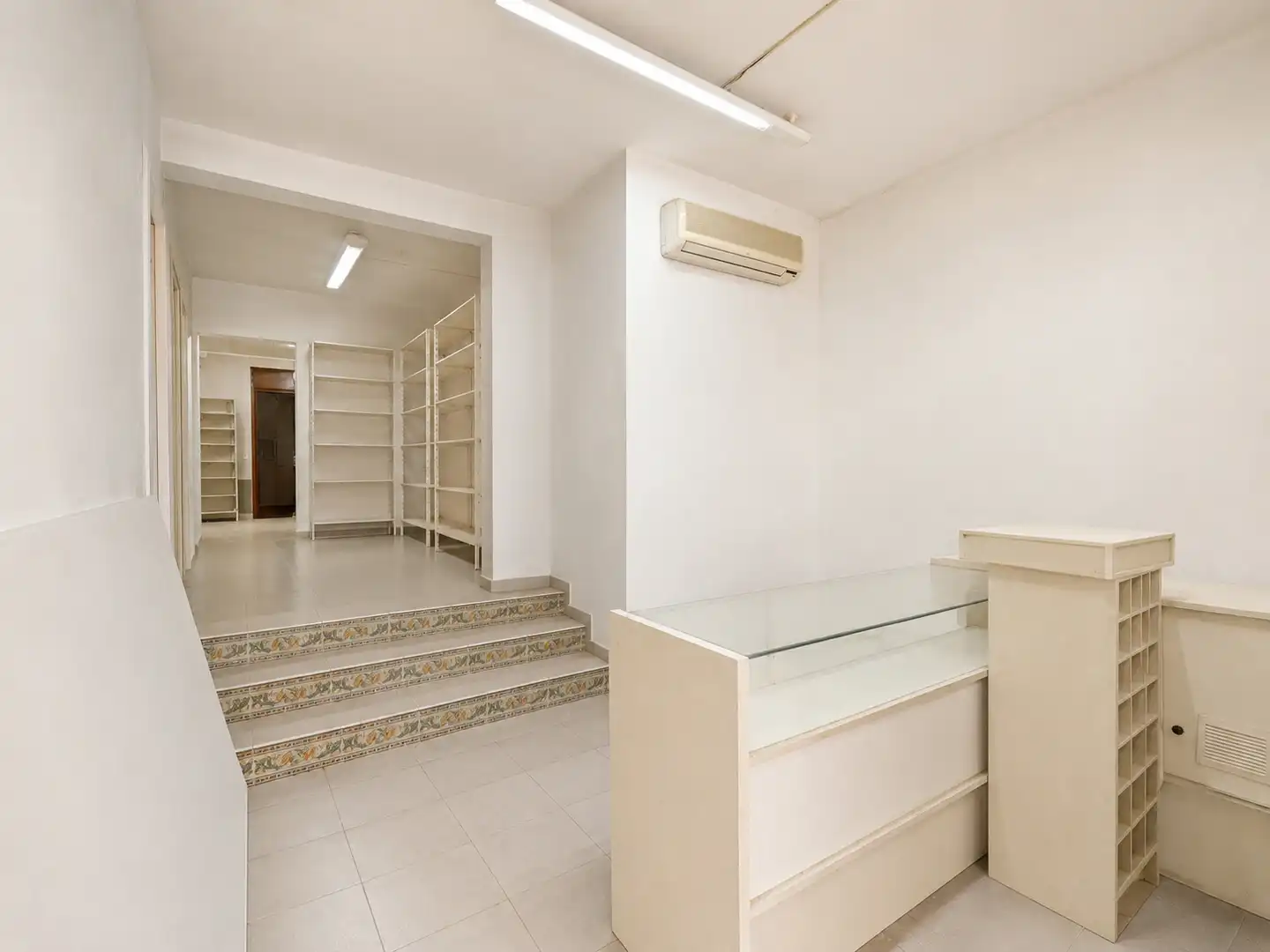 Business premises for sale in Carrer de Pau Casals