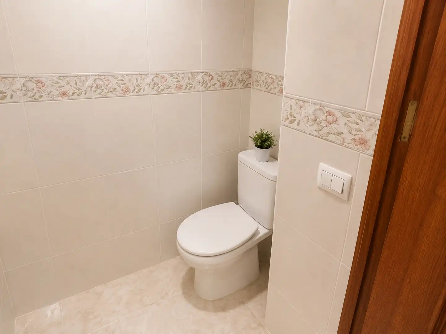 Bathroom of Flat for sale in Córdoba  with Air Conditioner, Heating and Oven