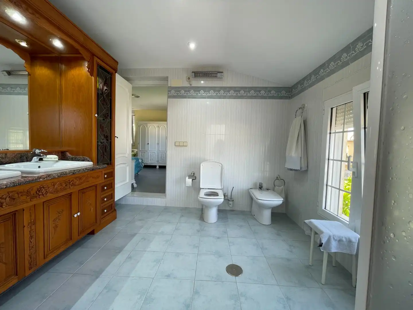 Bany de Casa o xalet en venda en Orihuela amb Jardí privat, Terrassa i Piscina
