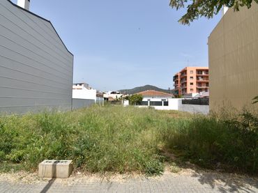 Terreny residencial en venda a Carrer Girona 61