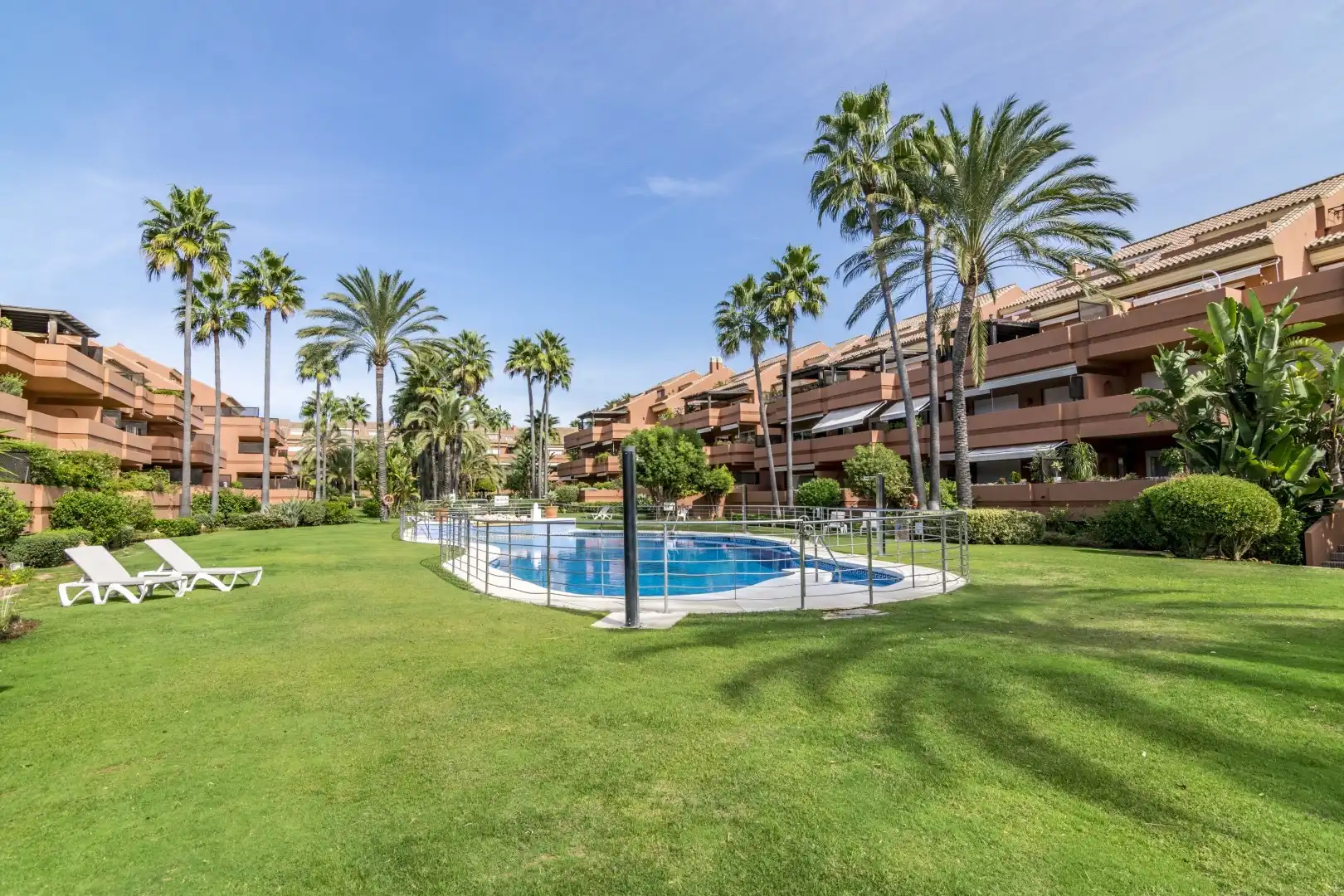 Home with pool for sale in Nueva Andalucía, imagen 25