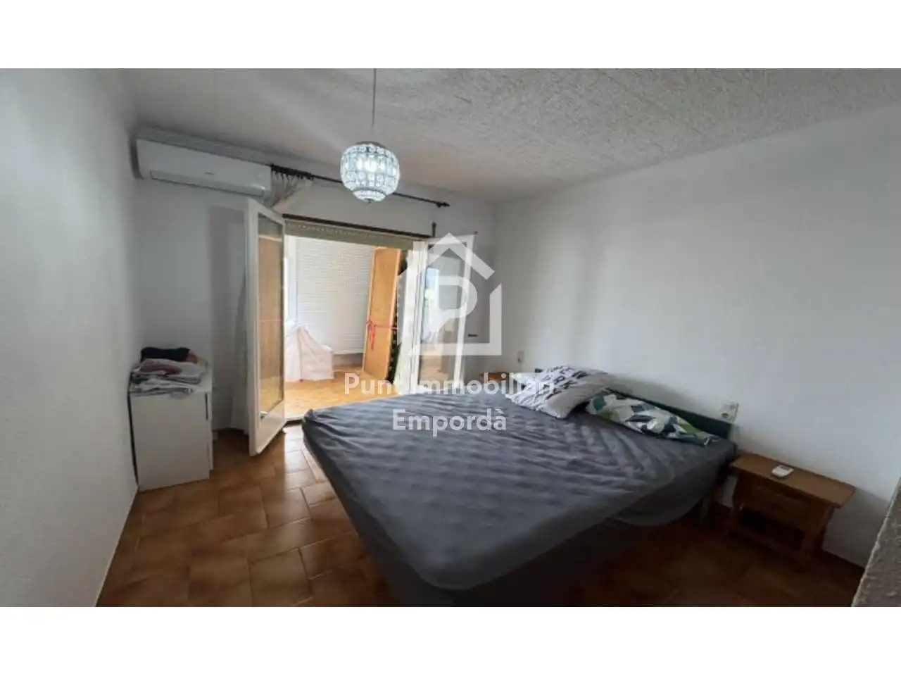 Schlafzimmer von Wohnungen zum Verkauf in Empuriabrava mit Klimaanlage und Terrasse