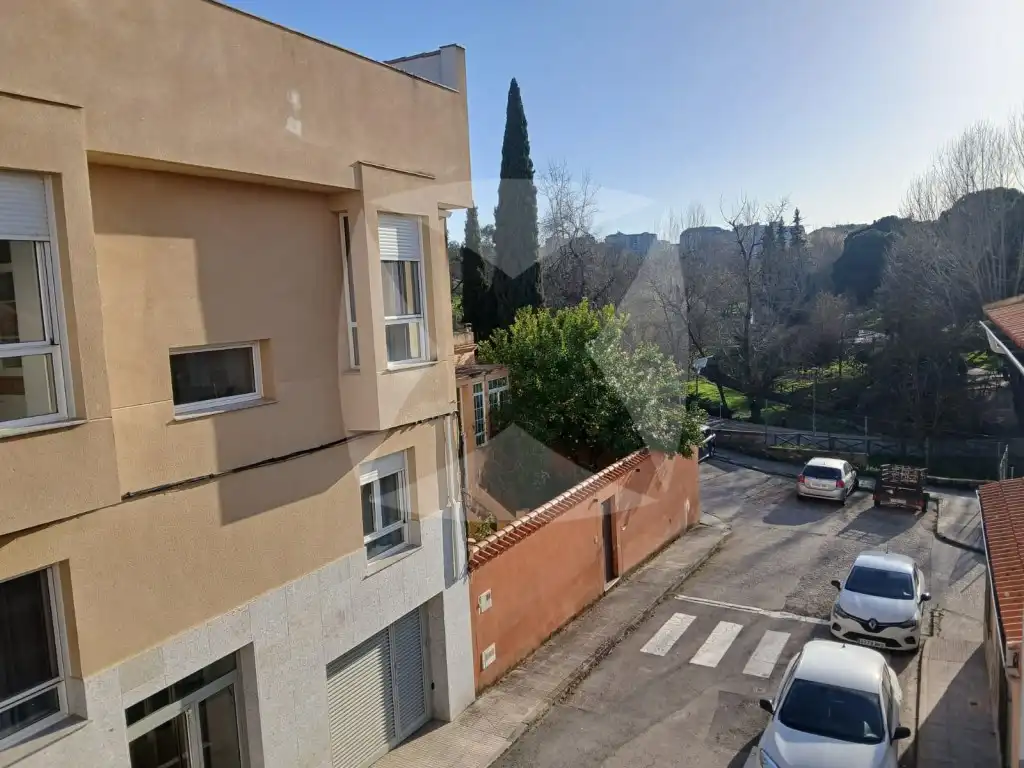 Vista exterior de Pis en venda en Cáceres amb Aire condicionat i Moblat