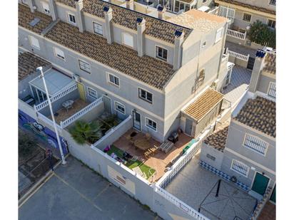 Vista exterior de Casa adosada en venda en Orihuela amb Aire condicionat, Moblat i Forn