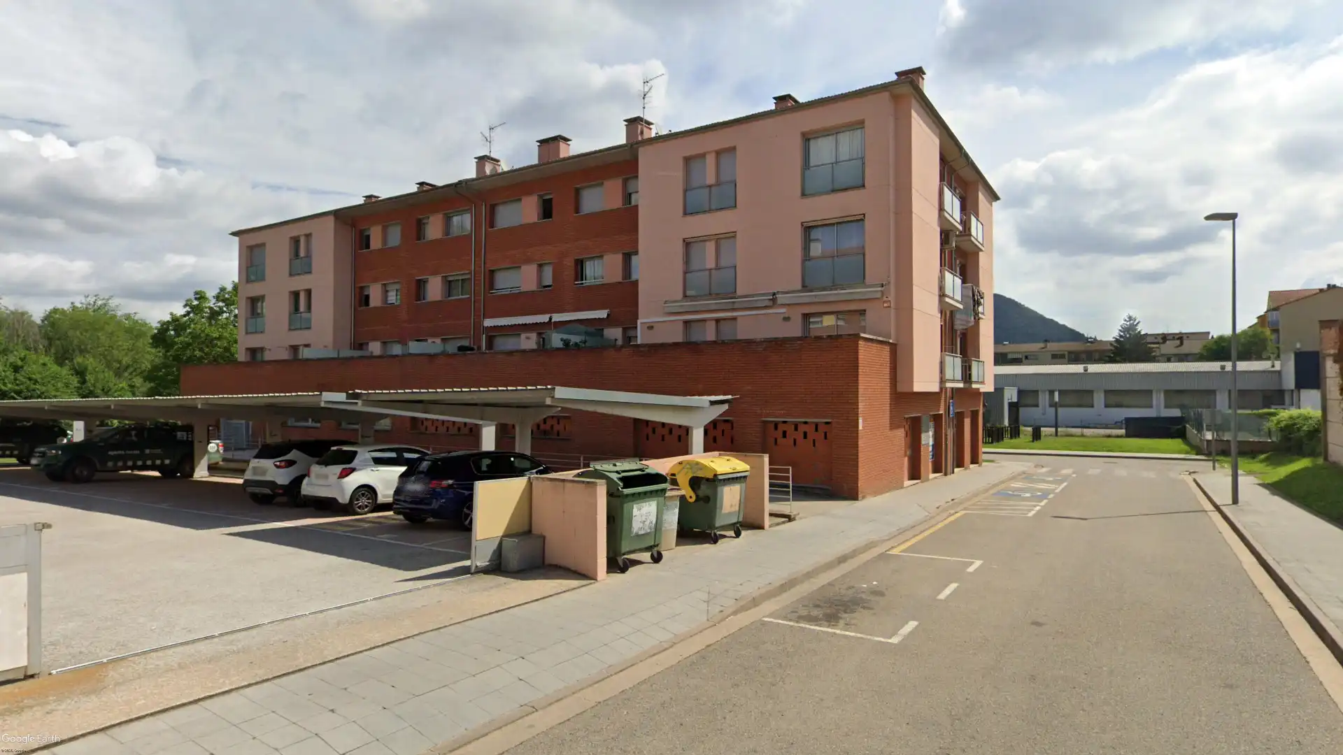 Exterior view of Building for sale in Olot