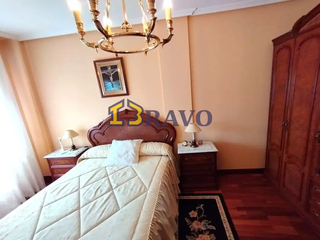 Habitación de Casa adosada en venta en Medina de Pomar con Calefacción, Jardín privado y Terraza