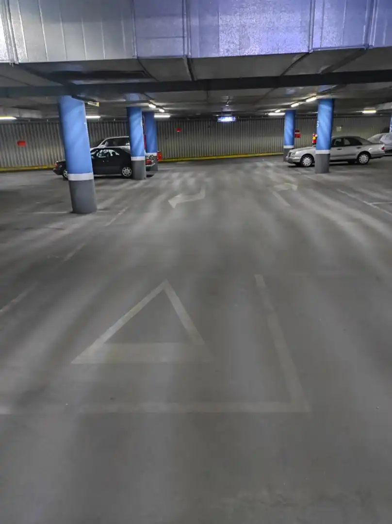 Parkplatz von Garage zur Miete in Nervión