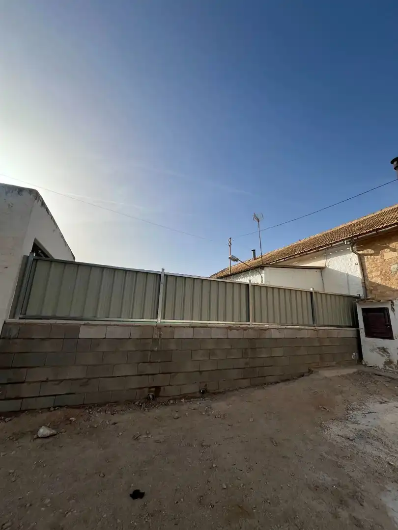 Vista exterior de Casa o xalet en venda en Monóvar  / Monòver amb Jardí privat