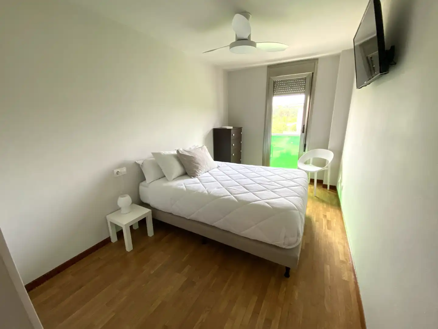 Habitación de Piso en venta en Gijón  con Calefacción, Parquet y Trastero