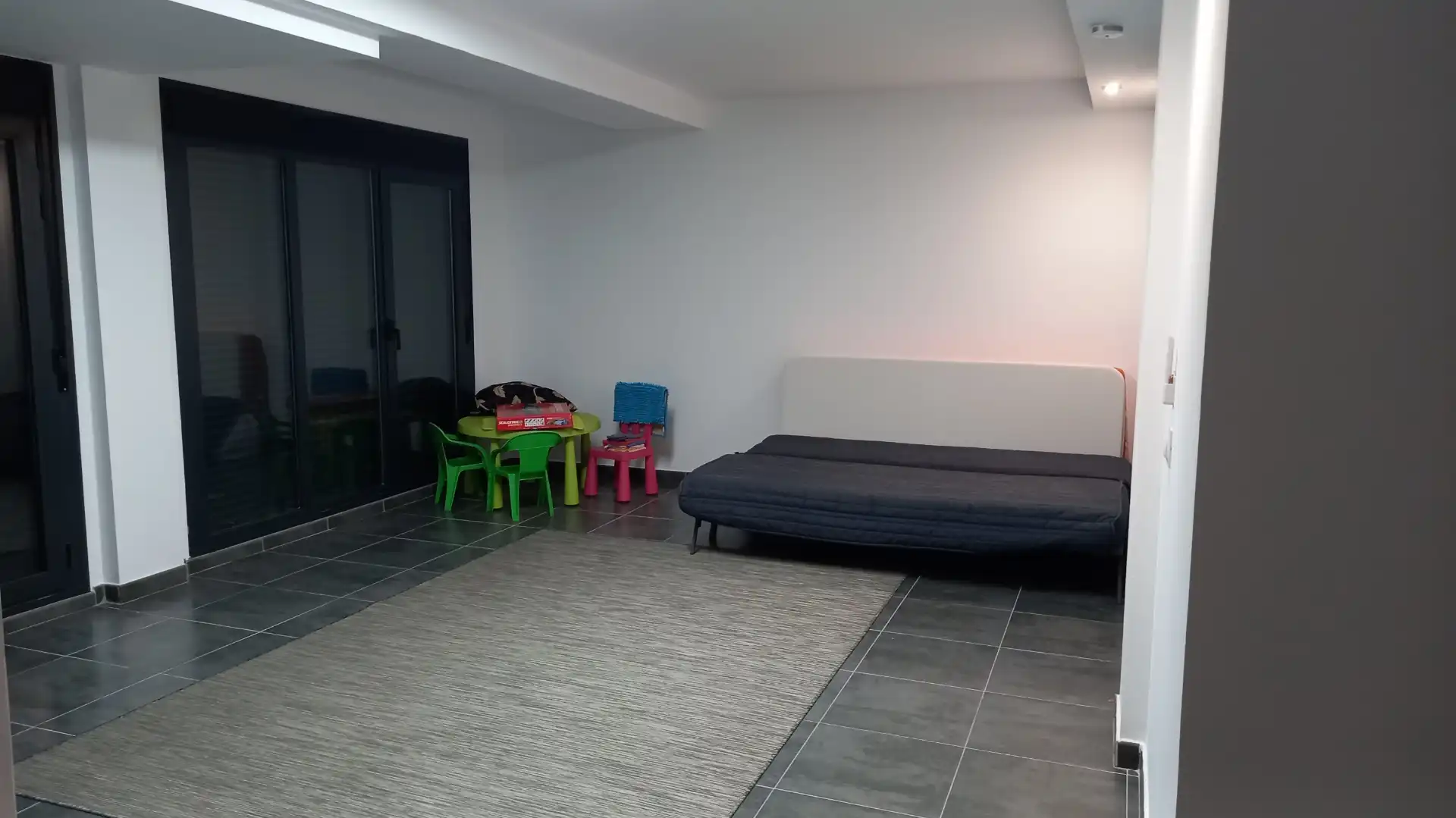 Einfamilien-Reihenhaus zum Verkauf in Colmenar Viejo mit Klimaanlage, Heizung und Privatgarten