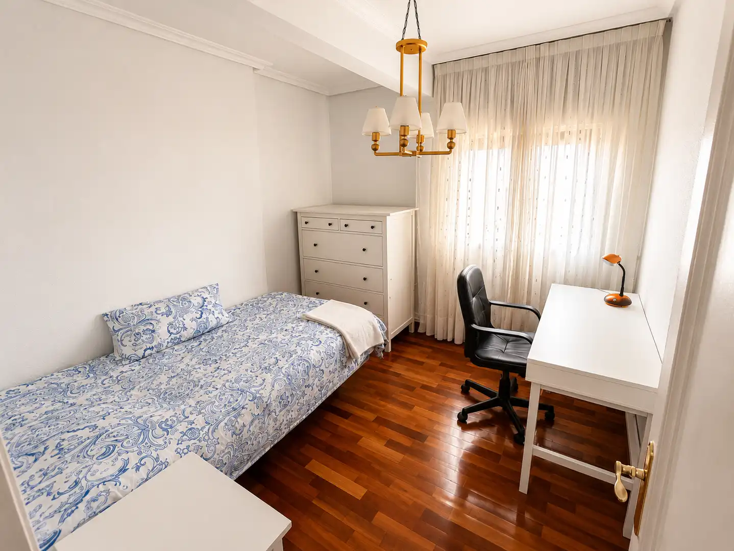 Habitación de Piso de alquiler en Santander con Amueblado y Horno