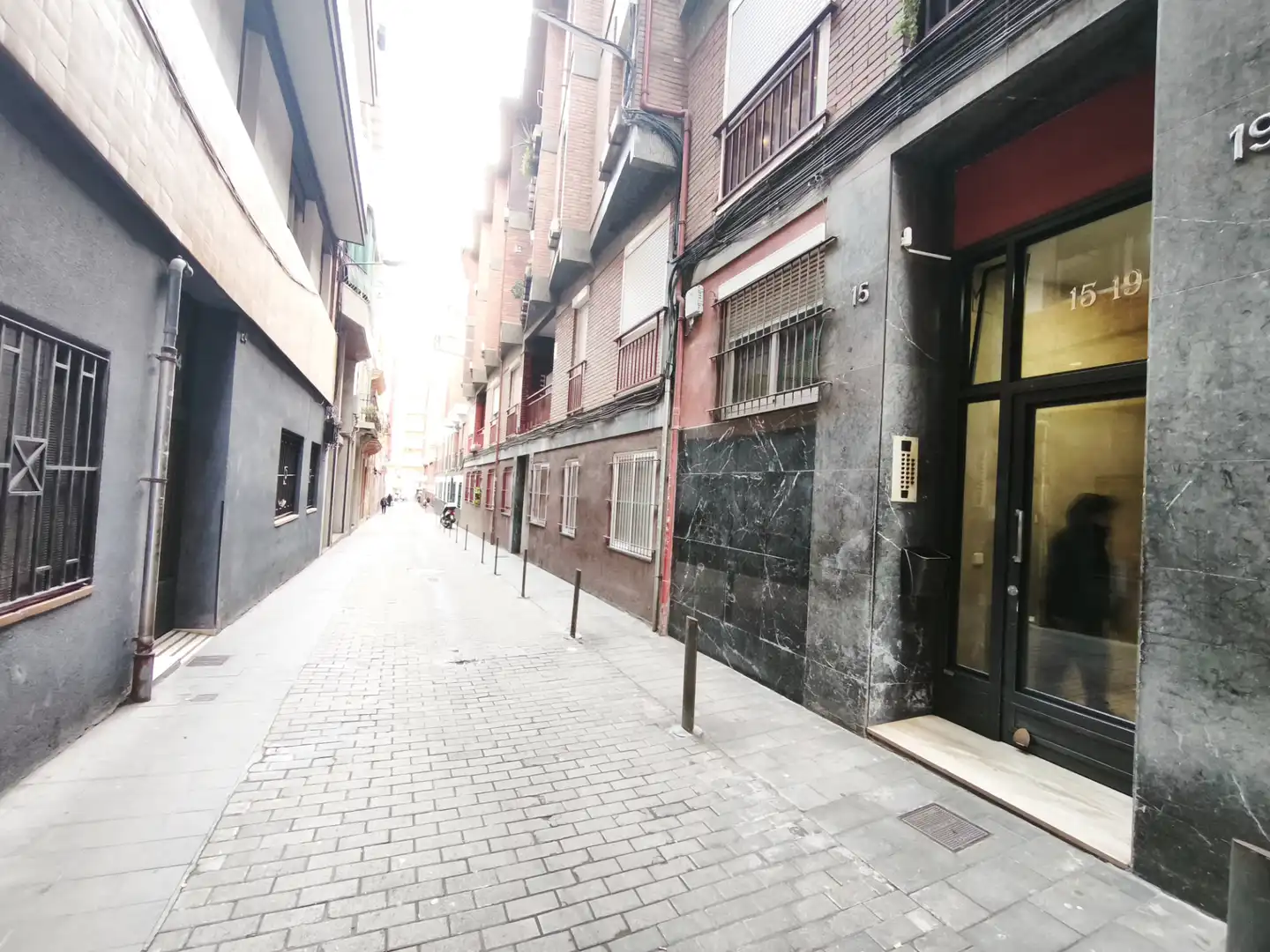 Vista exterior de Piso en venta en Barcelona con Horno y Balcón